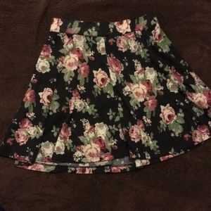 Black circle skater skirt Small